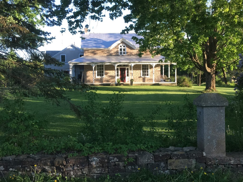 Harlem Stonegate Bed & Breakfast | 2341 Harlem Rd, Elgin, ON K0G 1E0, Canada | Phone: (613) 272-9110