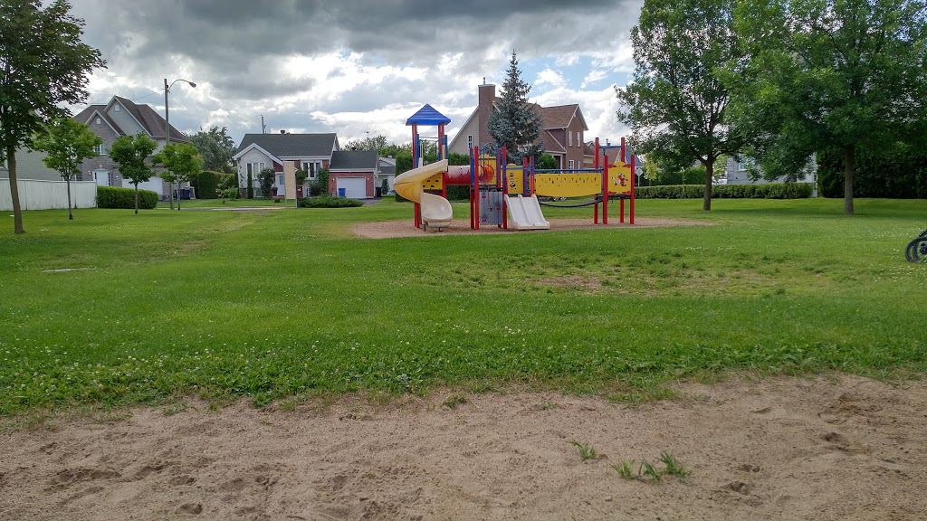 Parc Léopold-Kay | 935 Boulevard Pierre Lesueur, LAssomption, QC J5W 2N6, Canada | Phone: (450) 589-5671