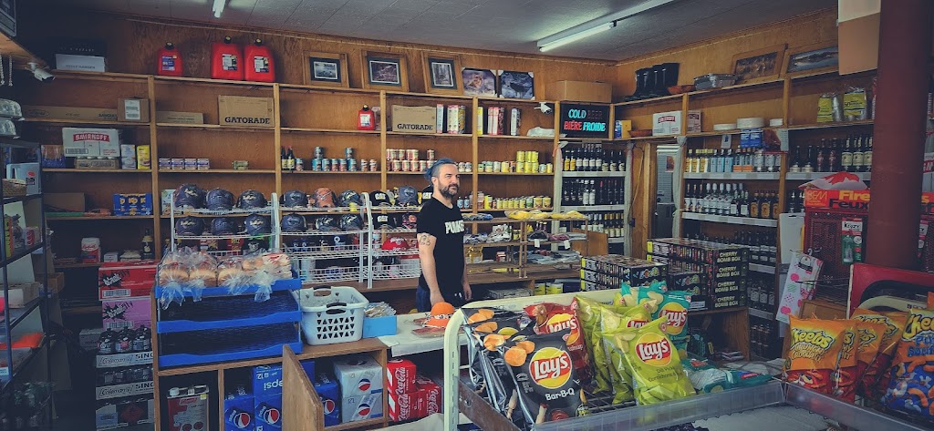 Yates General Store & Gas station | 40742 ON-17, Stonecliffe, ON K0J 2K0, Canada | Phone: (613) 586-2508