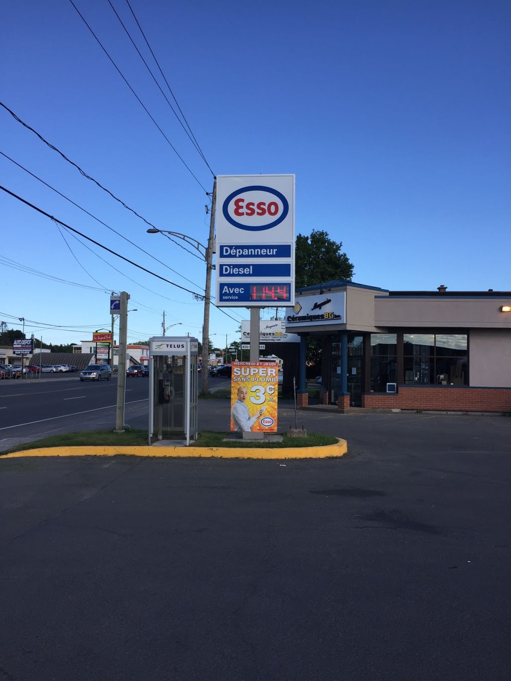 Esso | 13470 Boulevard Curé-Labelle, Mirabel, QC J7J 1G9, Canada | Phone: (450) 435-4573