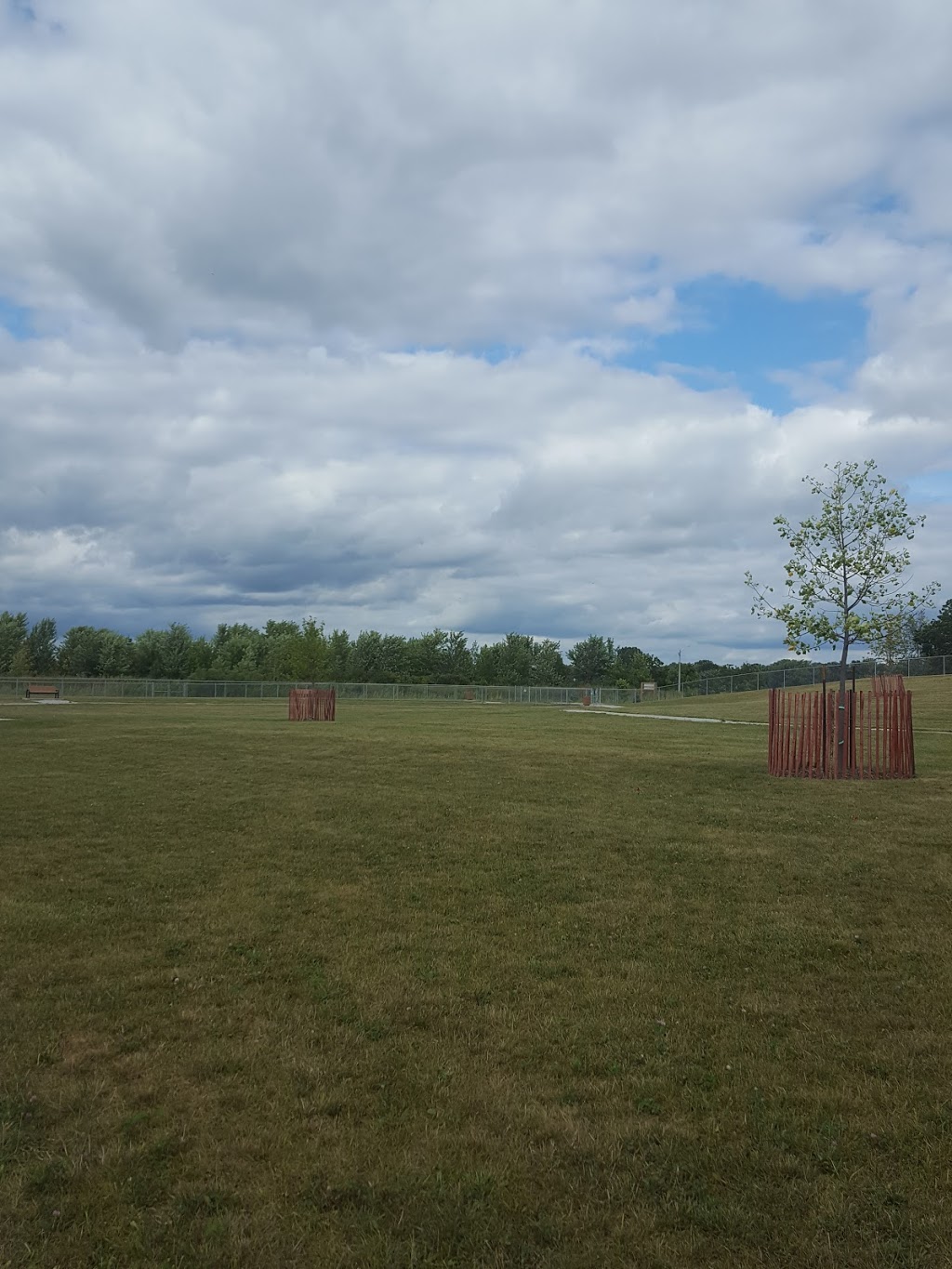 Linden Beach Dog Park | 103 Golfview Dr, Kingsville, ON N9Y 0A6, Canada | Phone: (519) 733-2305