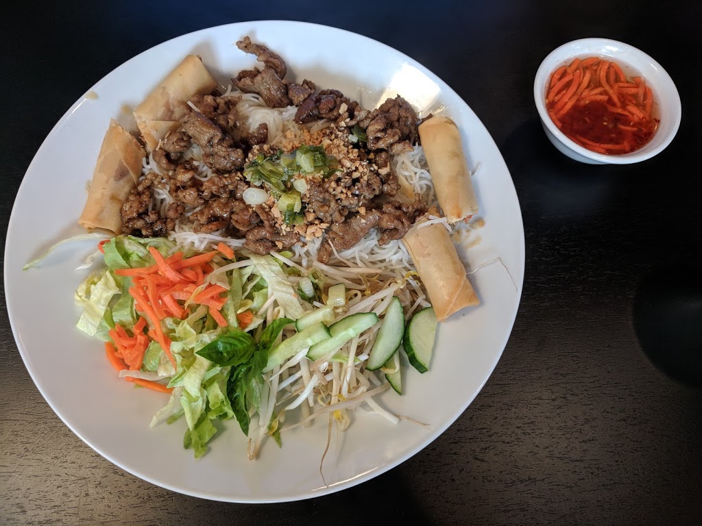 Pho HouZ Vietnamese Kitchen | 411 10 St NW, Calgary, AB T2N 1W1, Canada | Phone: (403) 229-0215