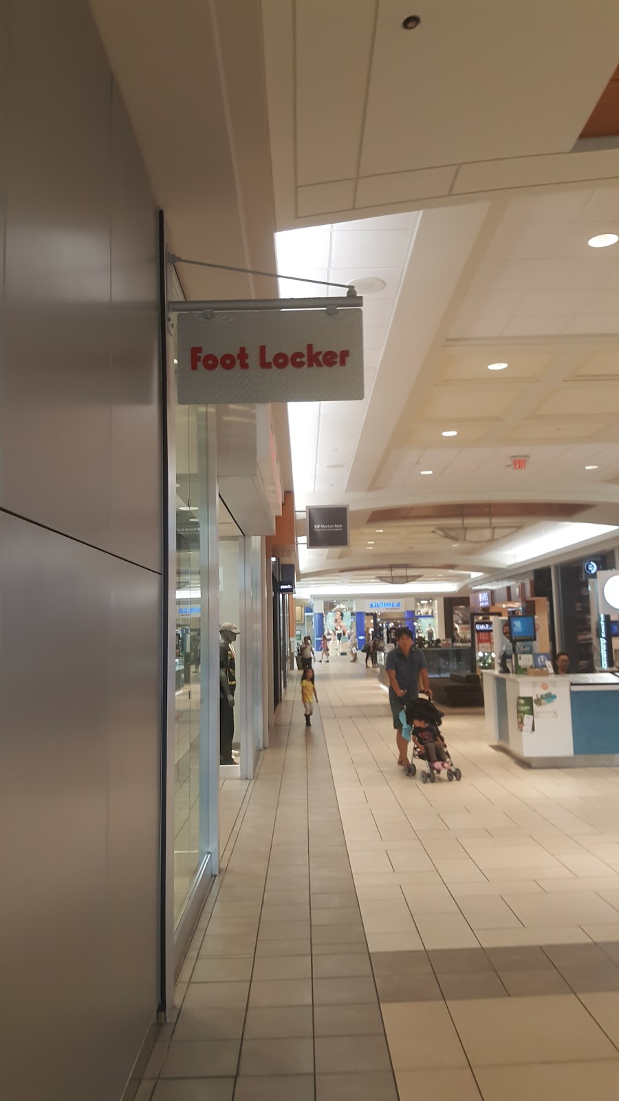 Foot Locker | 3625 Shaganappi Trail Northwest C-007c, Calgary, AB T3A 0E2, Canada | Phone: (403) 247-3321