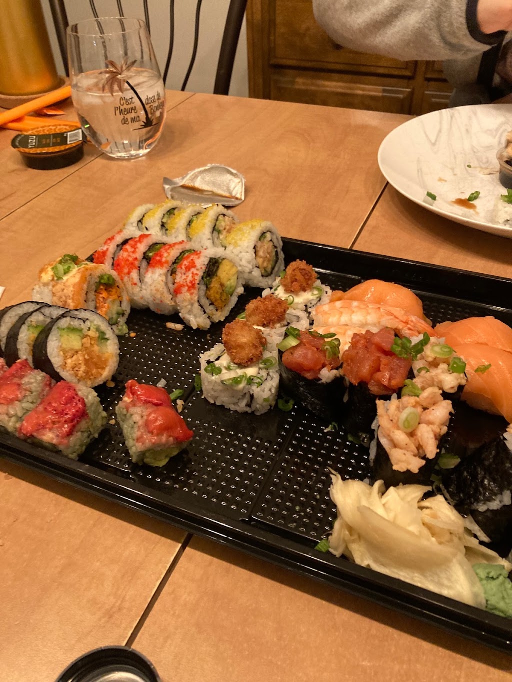 Yuzu sushi | 5073 Bd Wilfrid-Hamel, Québec, QC G2E 5G3, Canada | Phone: (418) 914-8398