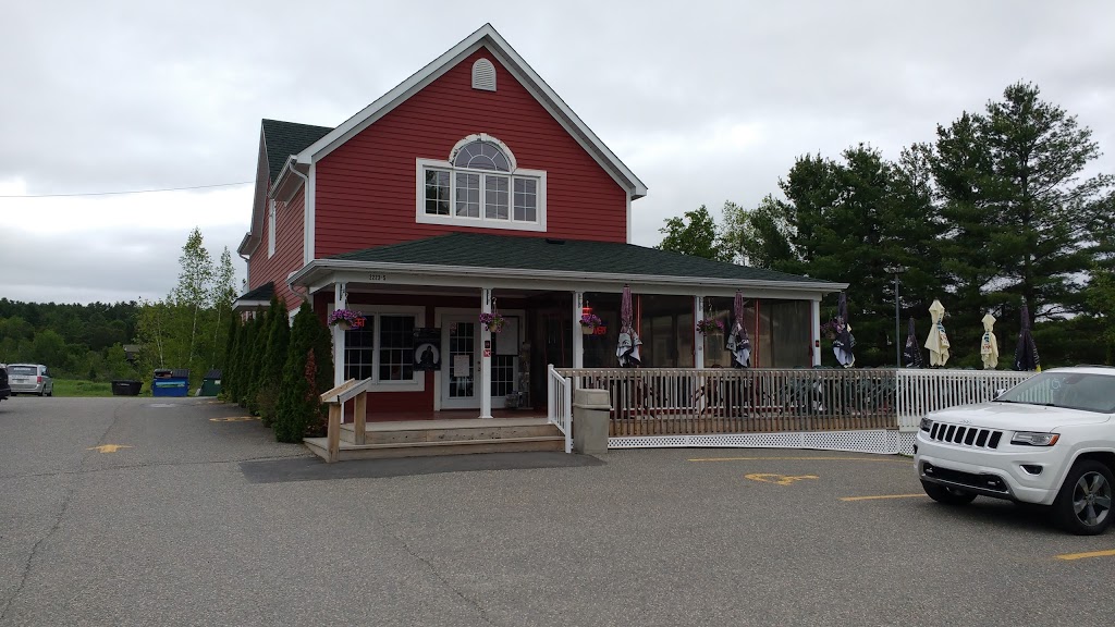 Restaurant Chez Papie | 2225 Chemin du Parc, Orford, QC J1X 7A2, Canada | Phone: (819) 868-8866