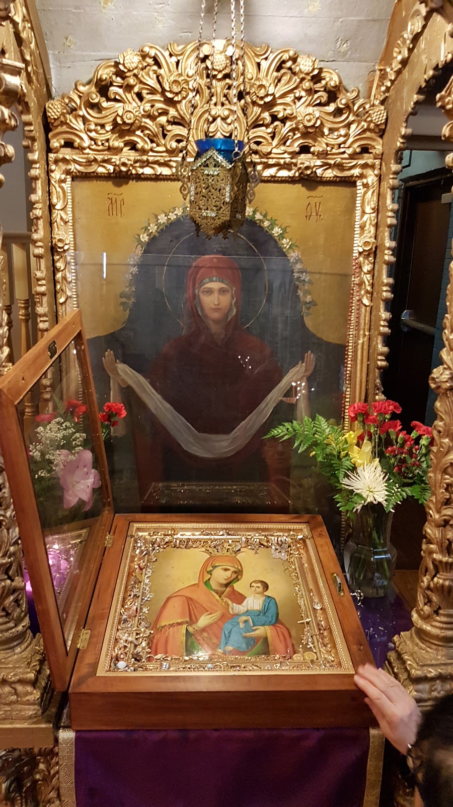 Russian Orthodox Cathedral of Christ the Saviour | 823 Manning Ave, Toronto, ON M6G 2W9, Canada | Phone: (416) 534-1763