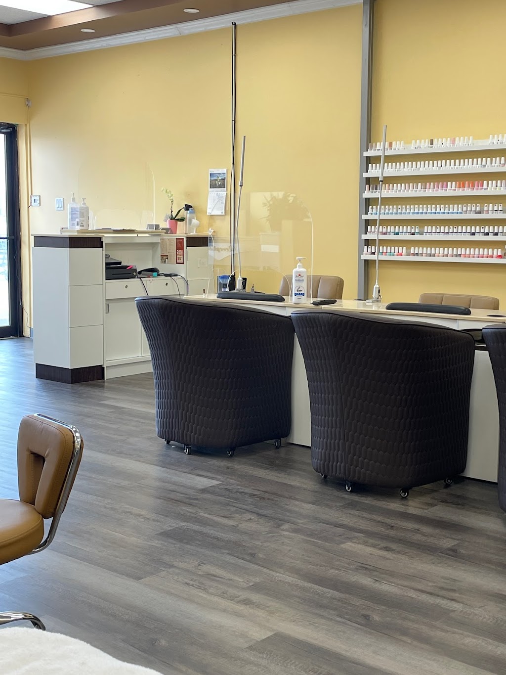 Unique Nails & Spa | 360 Caradoc St S, Strathroy, ON N7G 2P6, Canada | Phone: (519) 205-2858