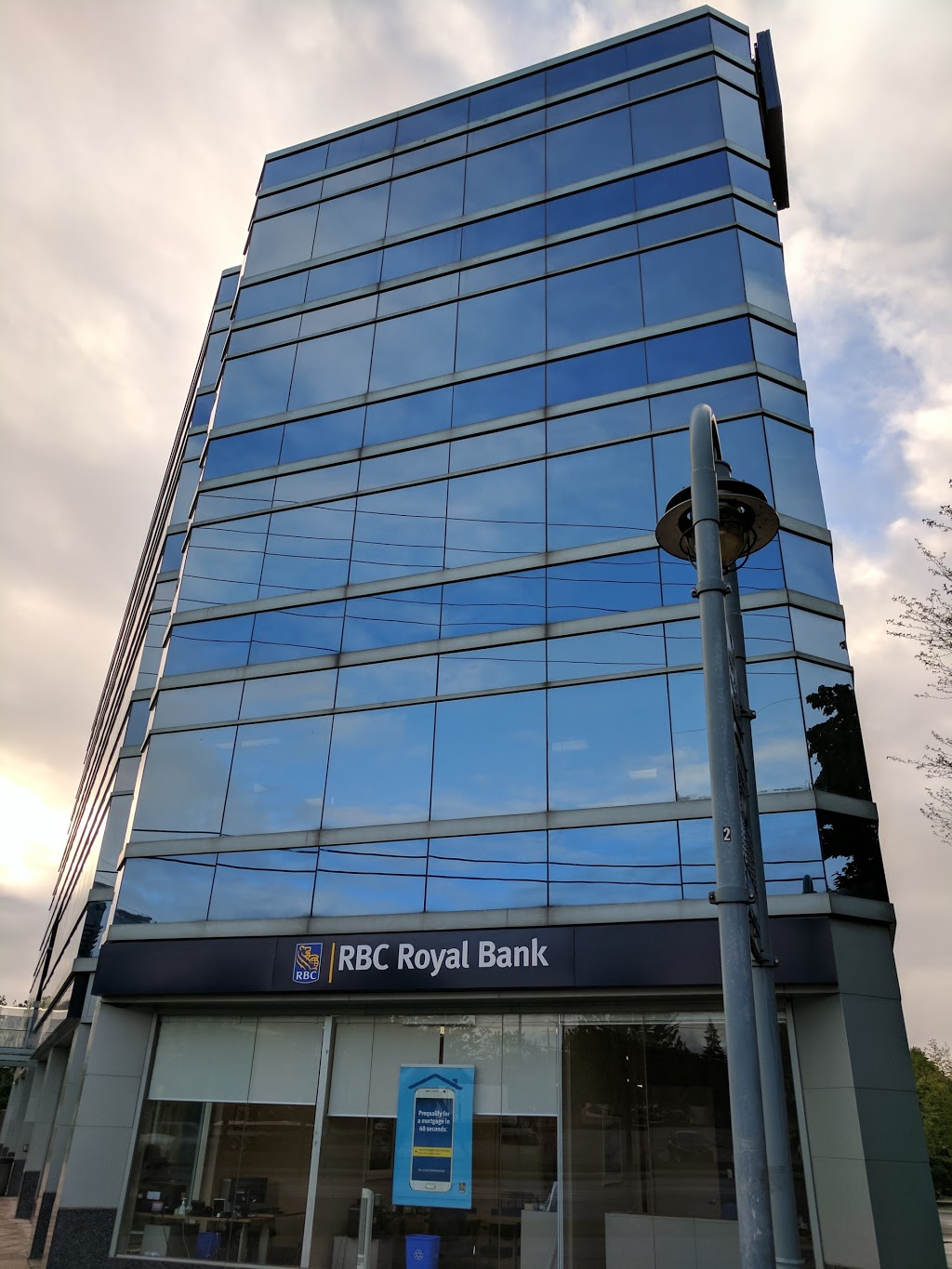 RBC Royal Bank | 2275 Lake Shore Blvd W, Etobicoke, ON M8V 3Y3, Canada | Phone: (416) 503-1250