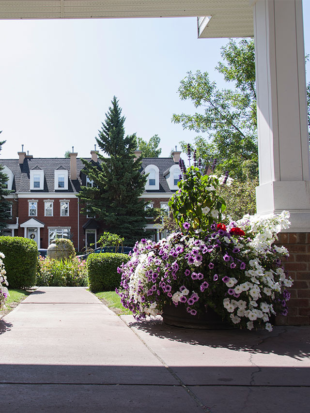 The Manor Village Garrison Woods - Retirement Home | 2400 Sorrel Mews SW, Calgary, AB T2T 6H8, Canada | Phone: (403) 240-3636