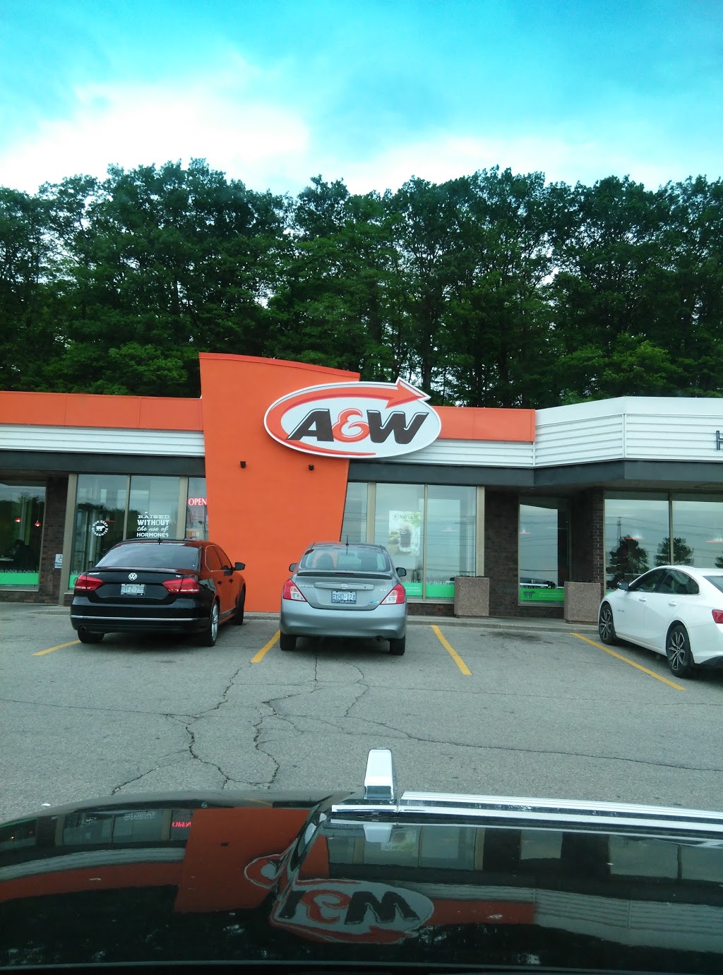 A&W Canada | 270 Bleams Rd, Kitchener, ON N2C 2K6, Canada | Phone: (519) 894-5500