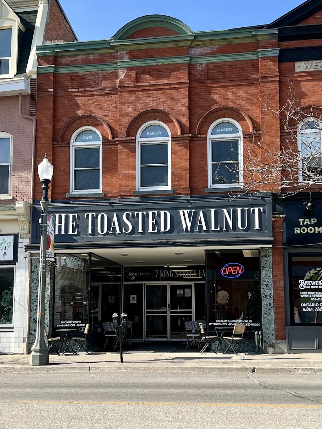 The Toasted Walnut | 7 King St E, Bowmanville, ON L1C 1N1, Canada | Phone: (905) 623-9090