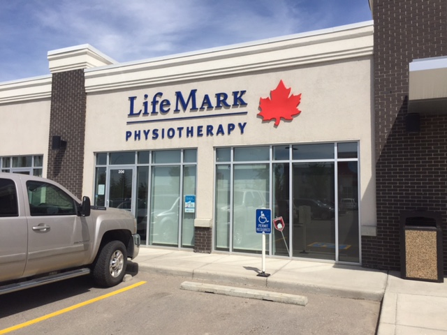 Lifemark Physiotherapy Willow Brook | 836 1 Ave NW #206, Airdrie, AB T4B 0V2, Canada | Phone: (403) 948-5888