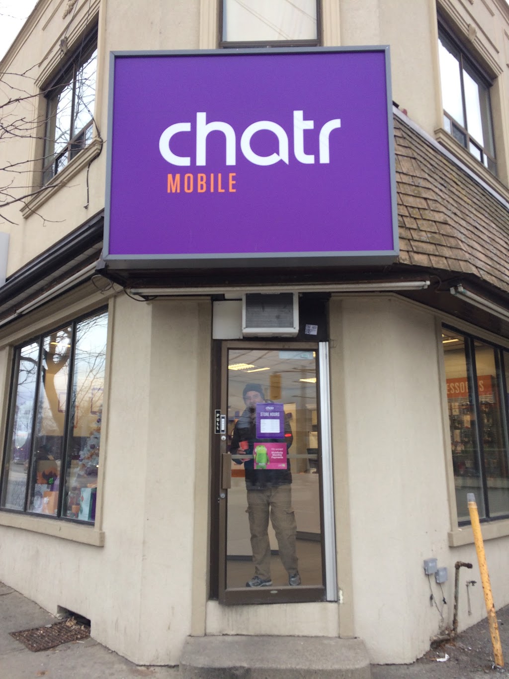 chatr Mobile | 2456 Lake Shore Blvd W, Etobicoke, ON M8V 1C9, Canada | Phone: (416) 259-3654