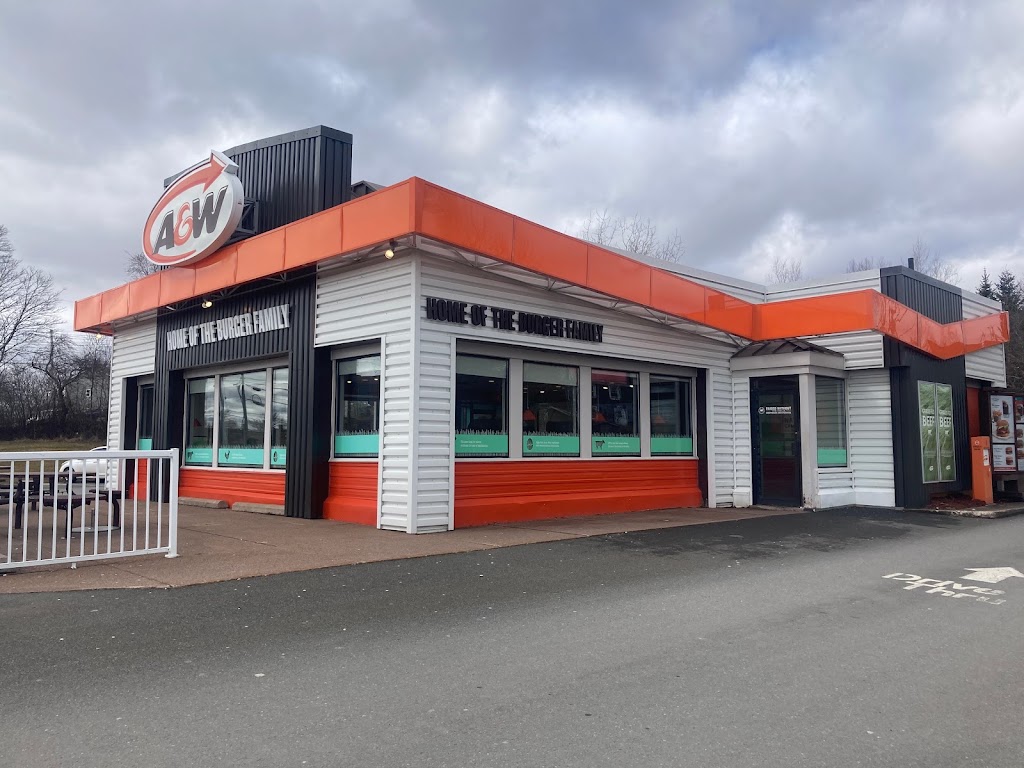 A&W Canada | 124 N Foord St, New Glasgow, NS B2H 5H2, Canada | Phone: (902) 752-2446