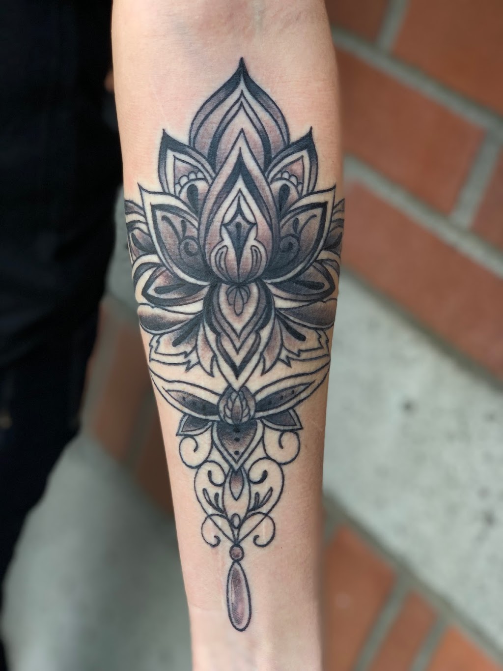 ninety nine vancouver tattoo | 3136 Oak St, Vancouver, BC V6H 2L1, Canada | Phone: (604) 336-9635