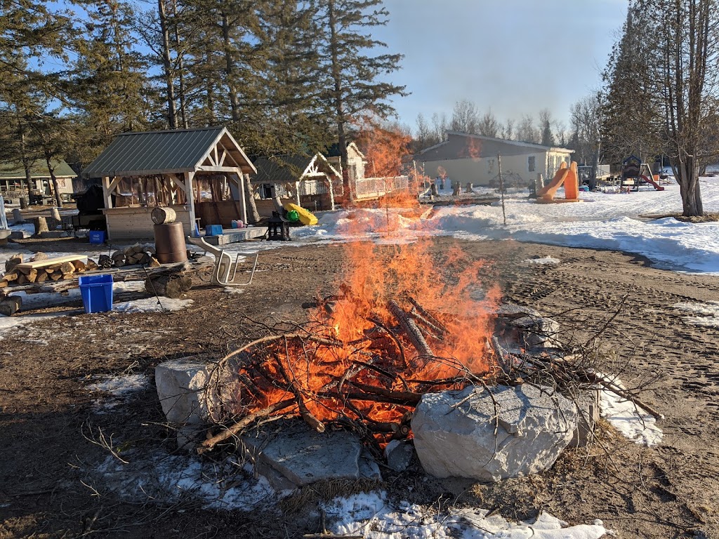 Echo Beach Cottage Resort Inc. | 3 Woodland Lane, Magnetawan, ON P0A 1P0, Canada | Phone: (705) 387-3866