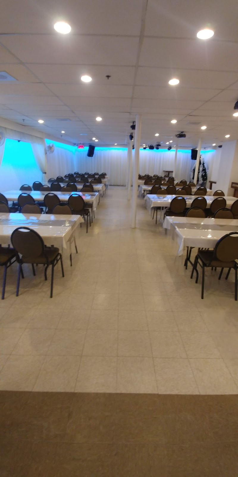 Salle de réception Edelma OConnor | 911 Bd Roland-Therrien #120, Longueuil, QC J4J 4L3, Canada | Phone: (514) 804-5303