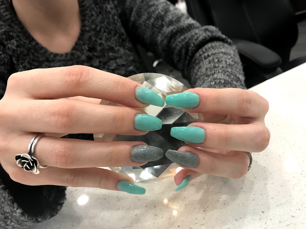 A’lure Nail Bar | 5-140 Mulock Dr, Newmarket, ON L3Y 7C5, Canada | Phone: (905) 235-0816