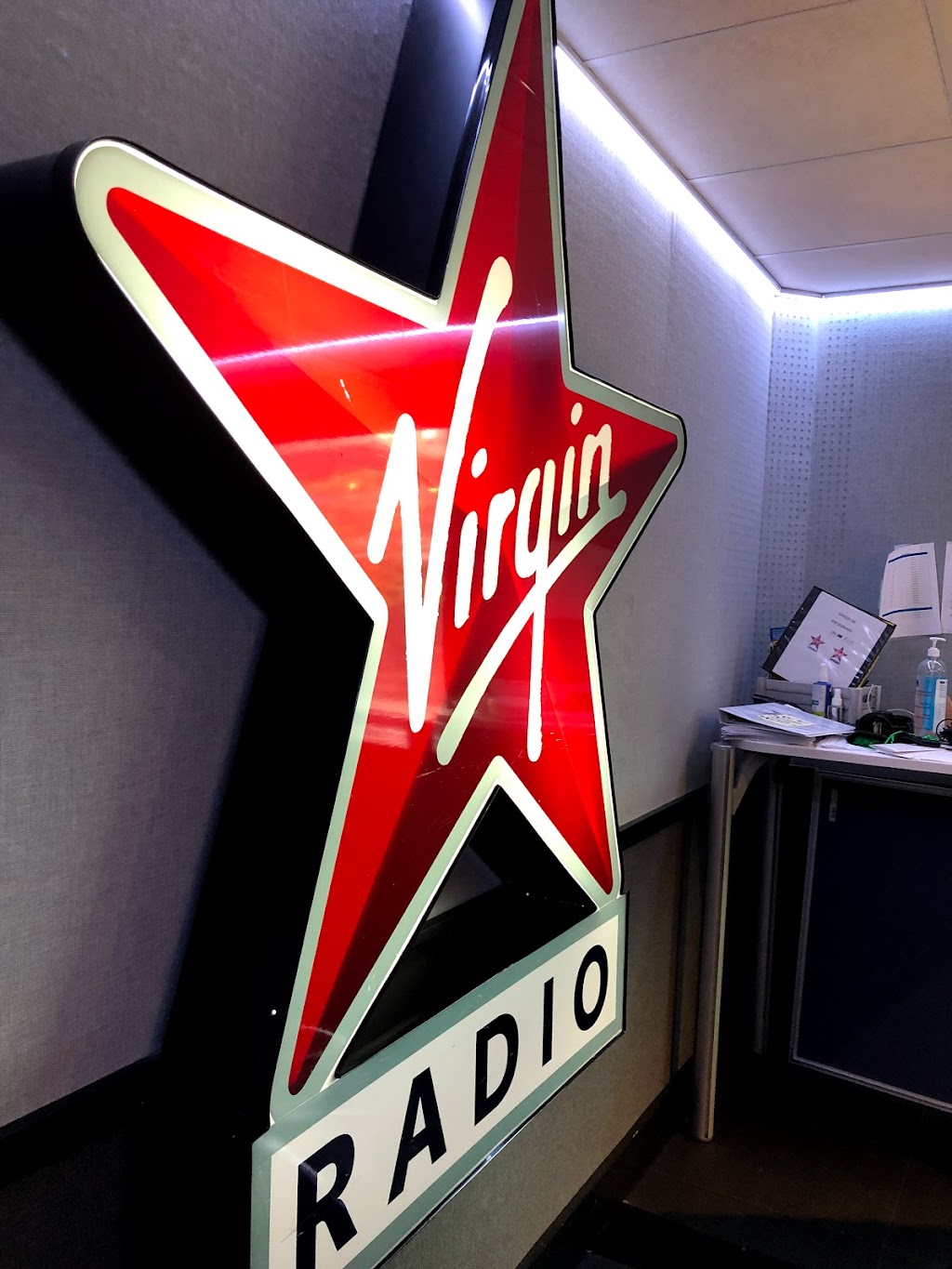 Virgin Radio 95.9 | 1717 Bd René-Lévesque E, Montréal, QC H2L 4T9, Canada | Phone: (514) 989-2536