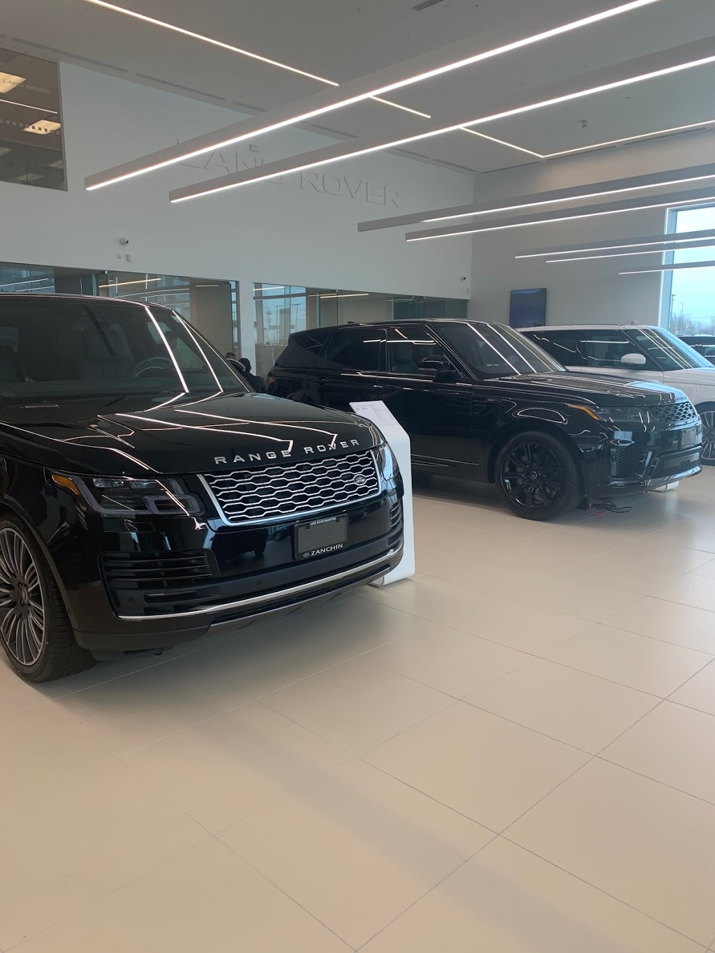 Land Rover Brampton | 50 Coachworks Cres, Brampton, ON L6R 3Y2, Canada | Phone: (905) 500-2005