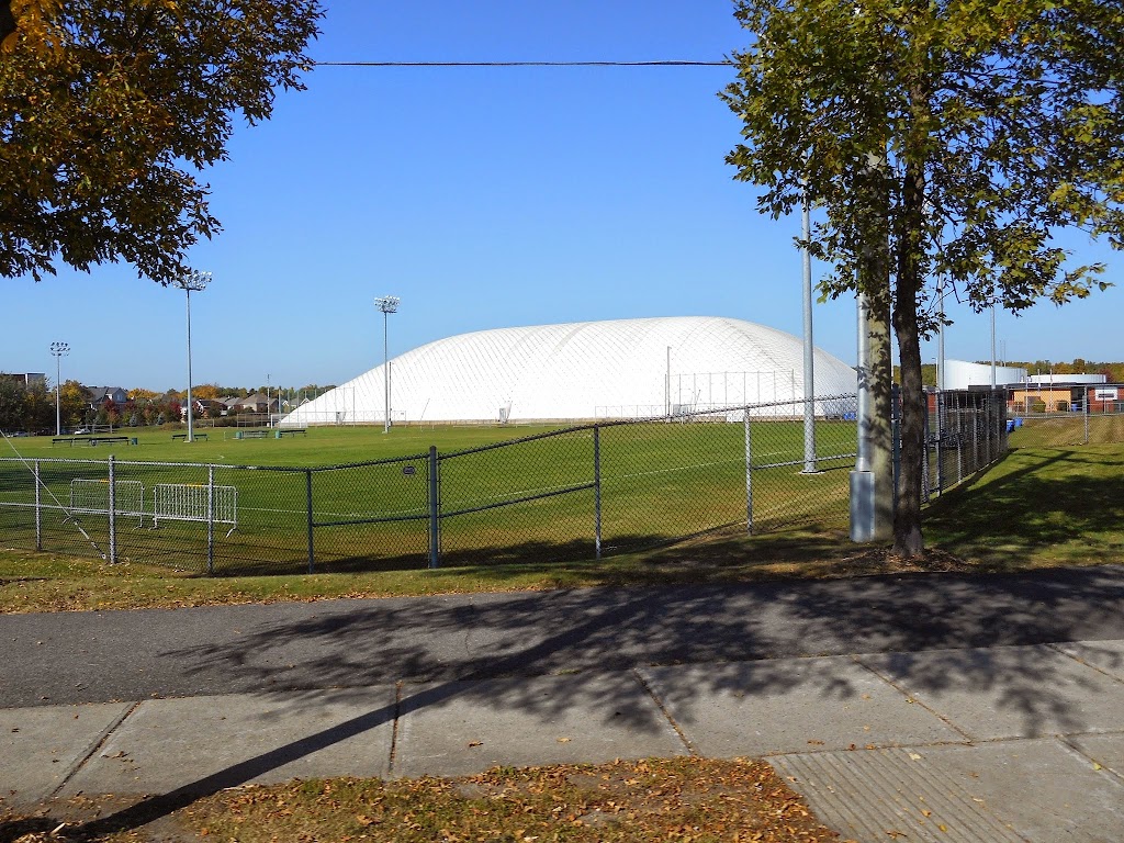 Centre Multi-sports du Collège Français | 1720 Boulevard Curé-Poirier E, Longueuil, QC J4J 5L6, Canada | Phone: (450) 448-2243