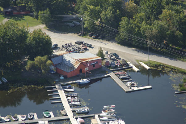 Emerald Isle Marina & Resort | 1247 Emerald Isle Rd, Ennismore, ON K0L 1T0, Canada | Phone: (705) 292-8452