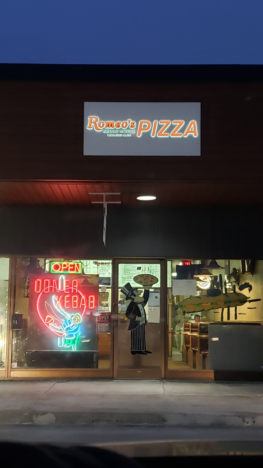 Romeos Donair & Pizza | 1580 Merivale Rd, Nepean, ON K2G 4B5, Canada | Phone: (613) 225-6440