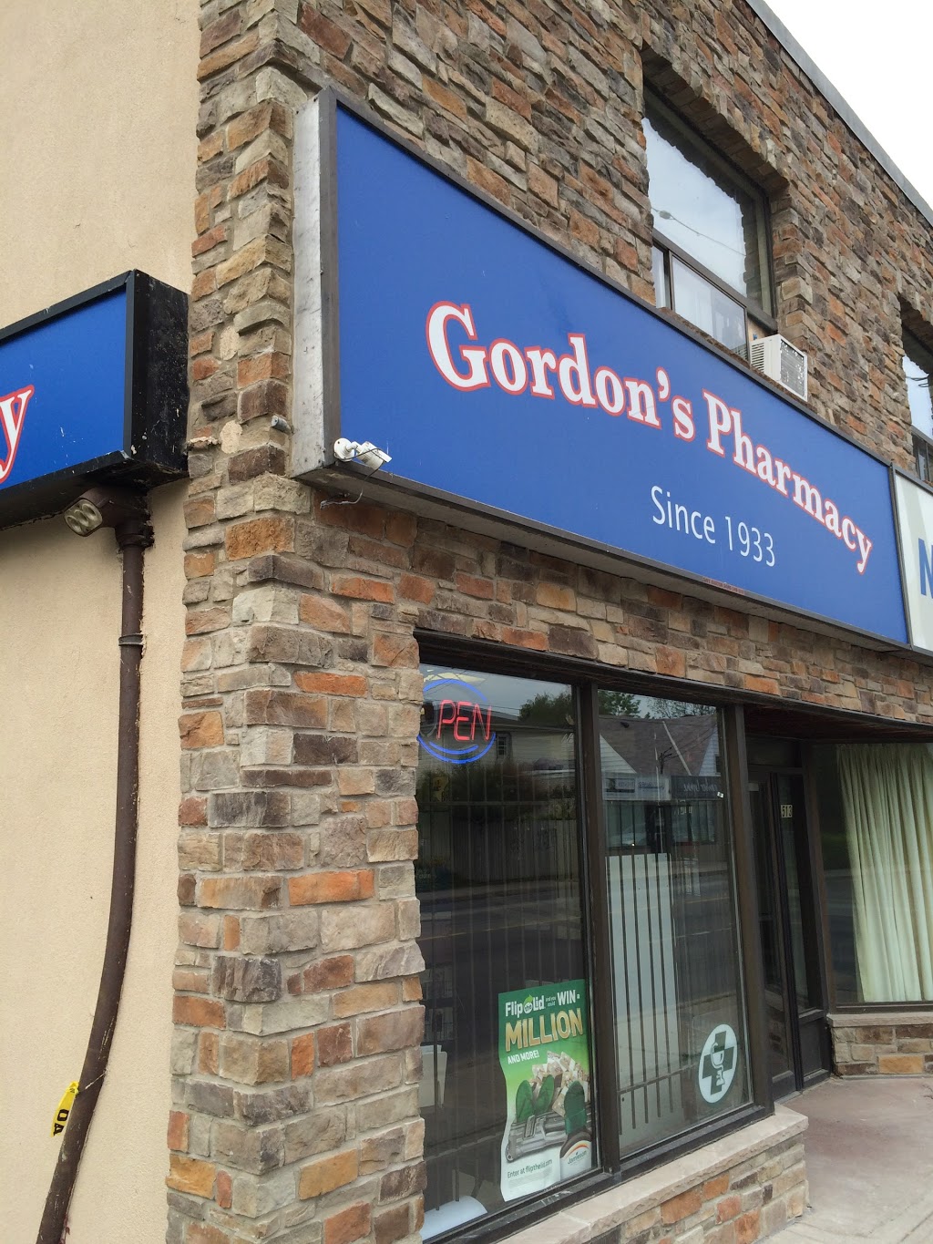 Gordons Pharmacy | 1511 Main St E, Hamilton, ON L8K 1E2, Canada | Phone: (905) 544-4631