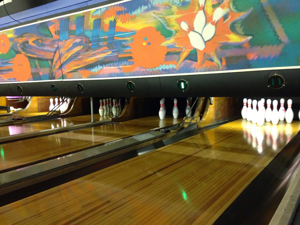 The Bowling Alley | 902 10th St W, Owen Sound, ON N4K 5R9, Canada | Phone: (519) 371-7888