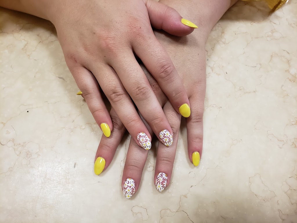 Dkm nails | 547 Holland St W, Bradford, ON L3Z 0C1, Canada | Phone: (905) 778-7999