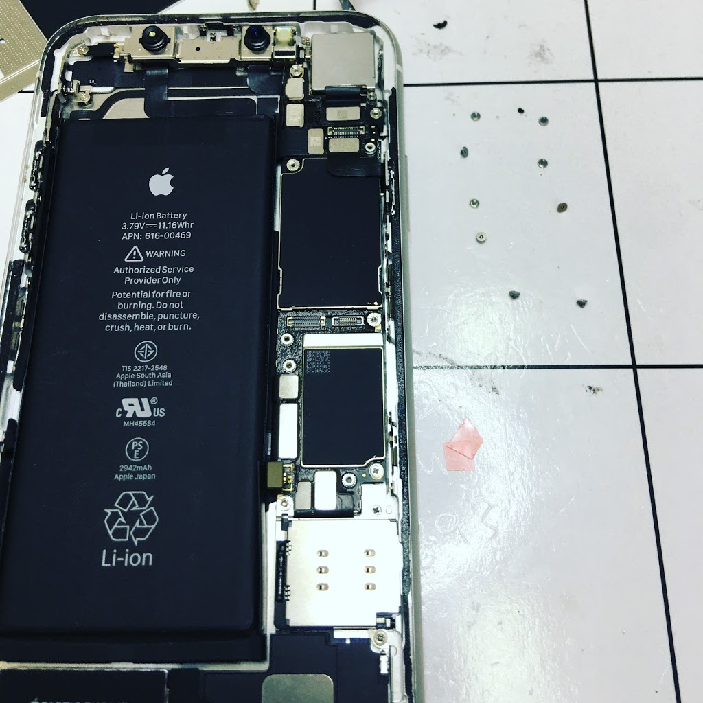 Maple Cell Phone and Laptop Repair Services Center in Richmond H | 9212 Yonge St, Richmond Hill, ON L4C 7A2, Canada | Phone: (416) 587-7105