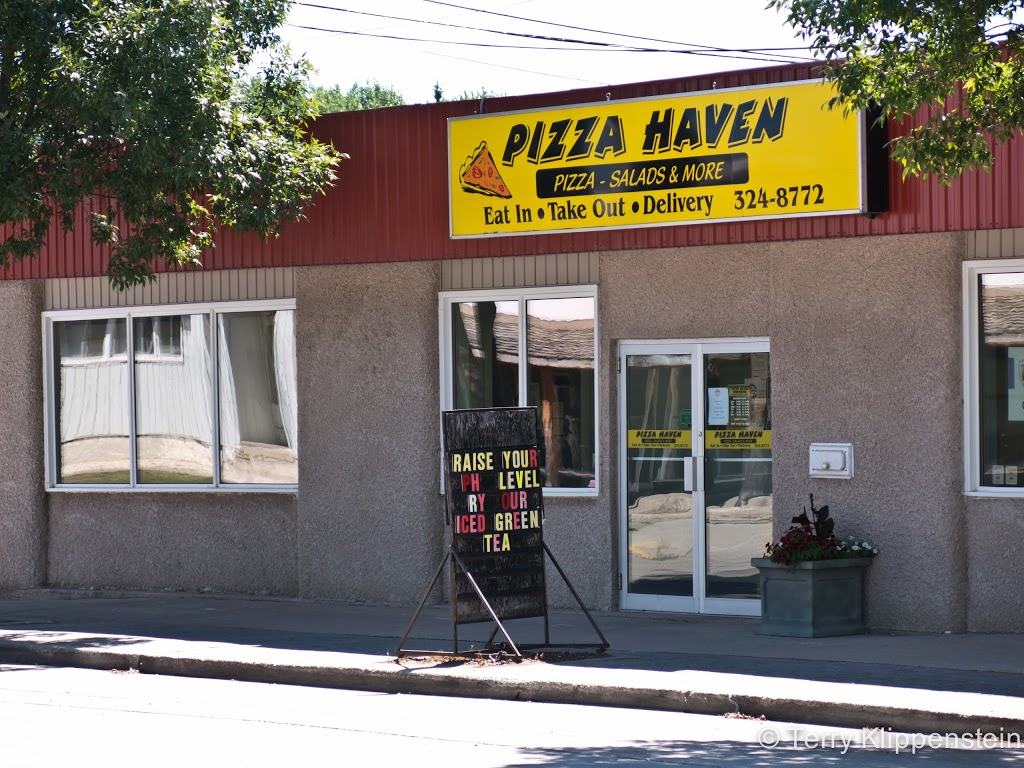 Pizza Haven | 36 2 Ave NE, Altona, MB R0G 0B0, Canada | Phone: (204) 324-8772