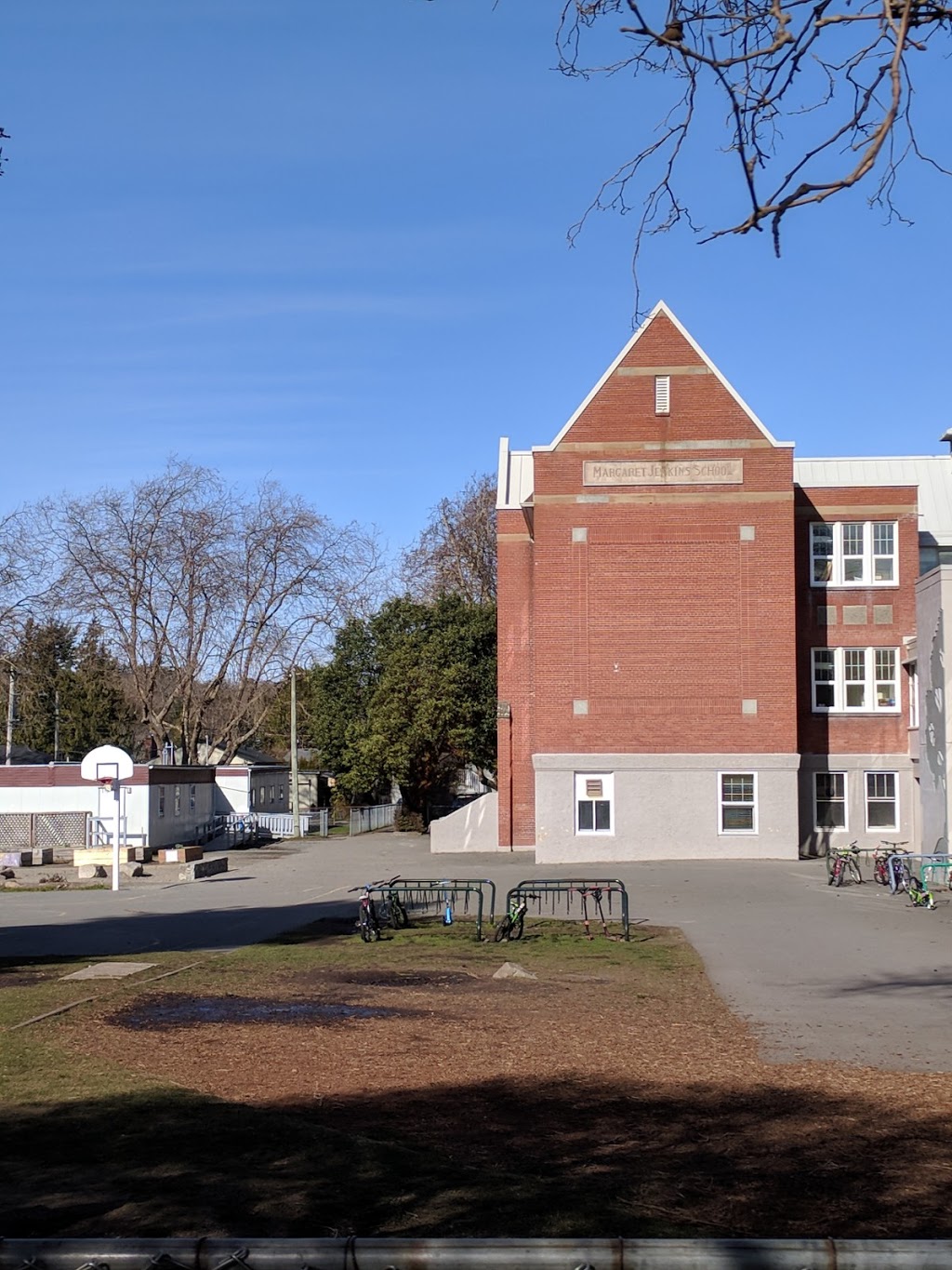 Margaret Jenkins Elementary | 1824 Fairfield Rd, Victoria, BC V8S 1G8, Canada | Phone: (250) 598-5191
