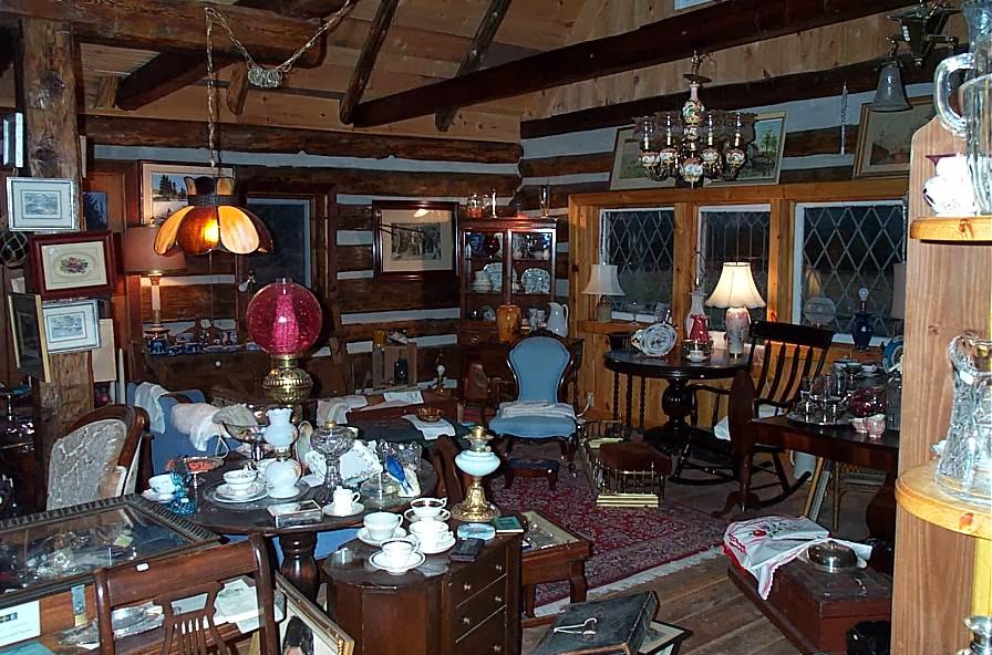 Log Farm Antiques | 1563 9th Line, Carleton Place, ON K7C 3P2, Canada | Phone: (613) 257-3757