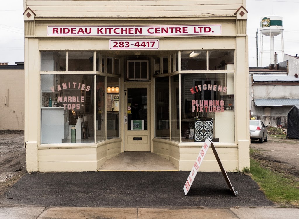 Rideau Kitchen Centre Ltd | 7 William St W, Smiths Falls, ON K7A 1M8, Canada | Phone: (613) 283-4417