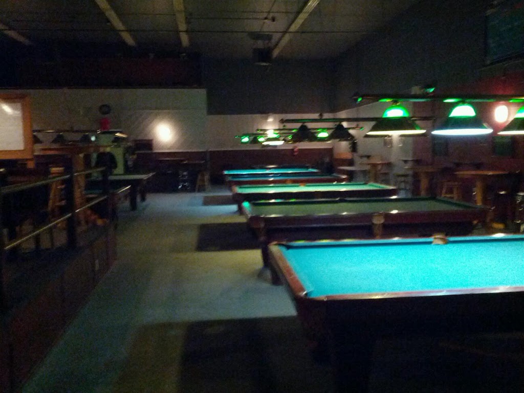 Stix & Stones Billiards | 164 Front St, Trenton, ON K8V 4N8, Canada | Phone: (613) 392-3337