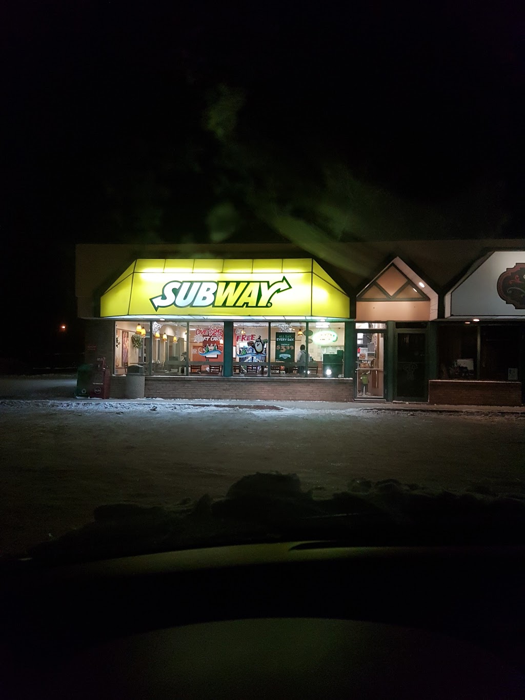 Subway | Riverwest Plaza, 6500 Roblin Blvd, Winnipeg, MB R3R 3P9, Canada | Phone: (204) 832-2416