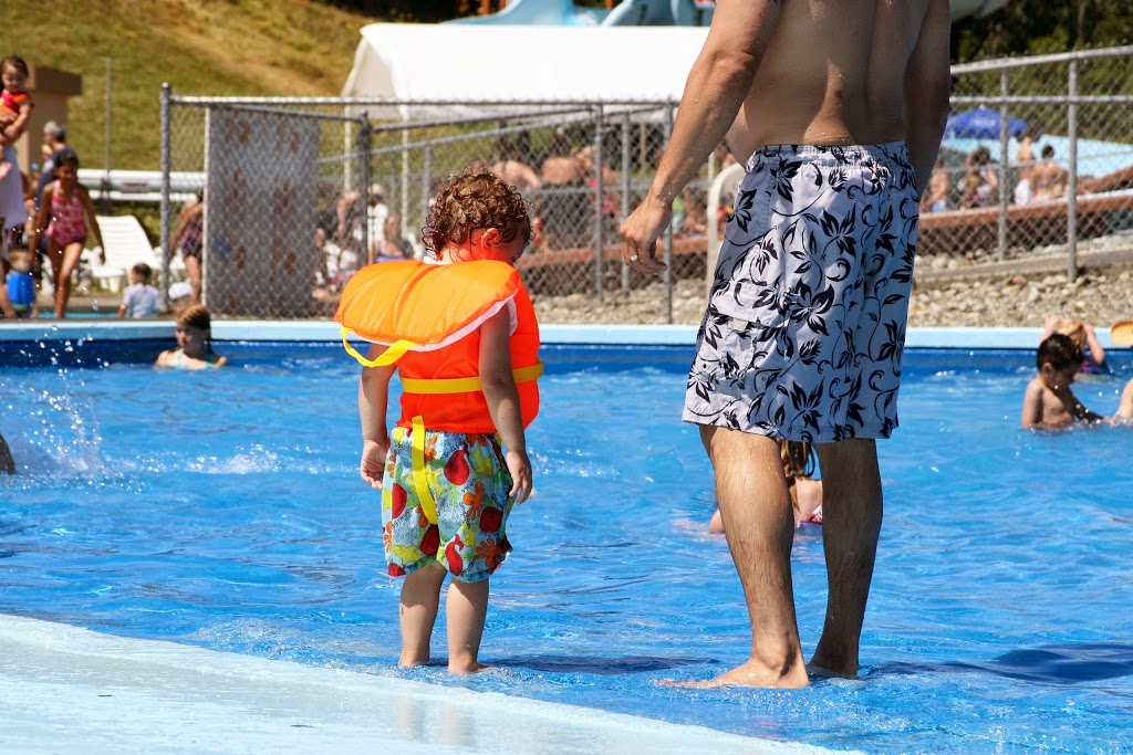 Birch Bay Waterslides | 4874 Birch Bay Lynden Rd, Blaine, WA 98230, USA | Phone: (360) 371-7500