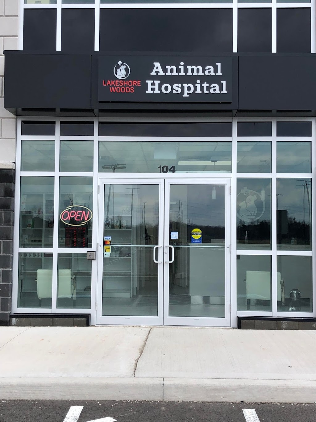 Lakeshore Woods Animal Hospital | 3475 Rebecca St Unit 104, Oakville, ON L6L 0H3, Canada | Phone: (905) 331-5020