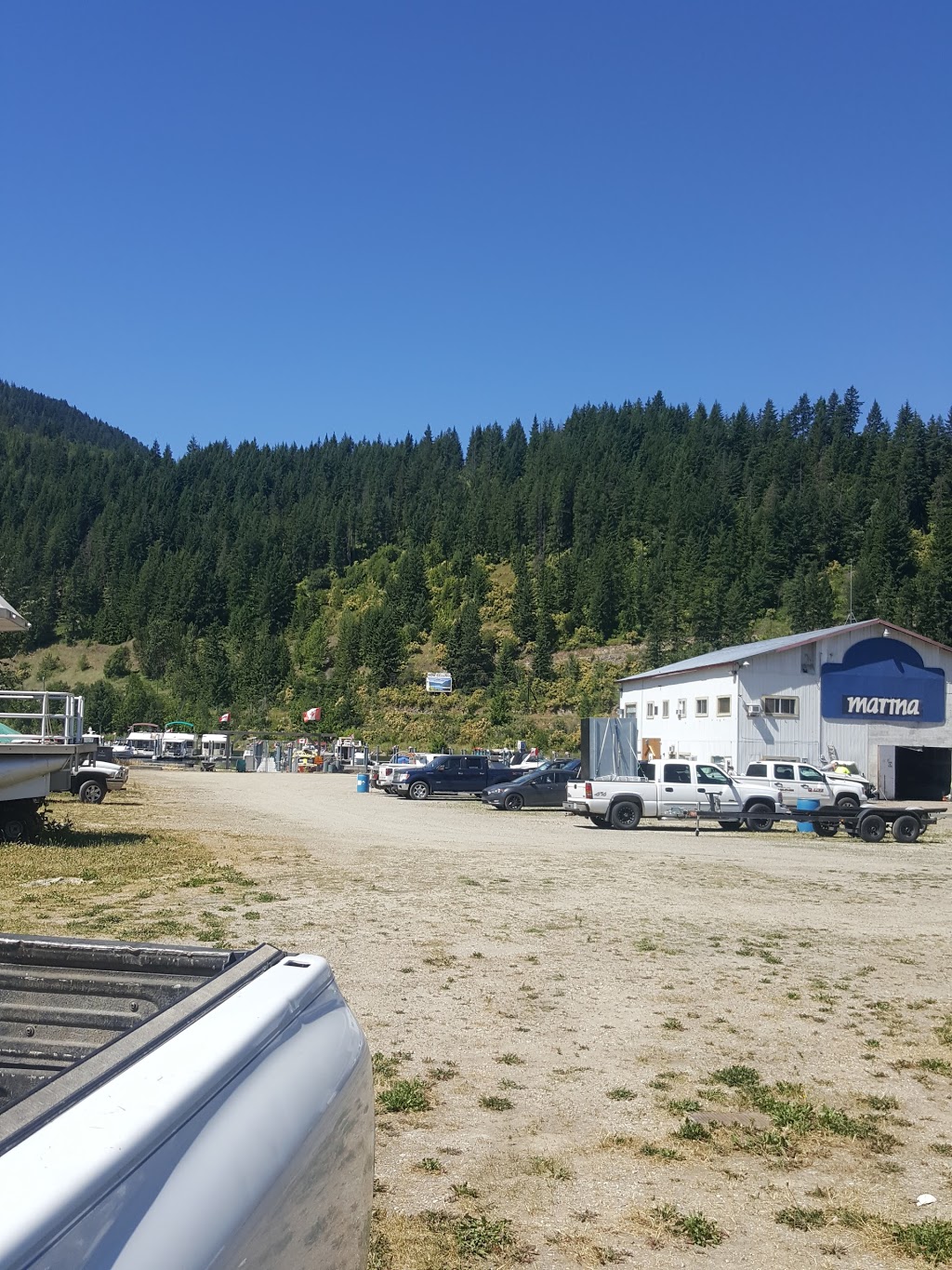 Shuswap Waterfront Marina | 113 Weddup St, Sicamous, BC V0E 2V0, Canada | Phone: (250) 517-0244