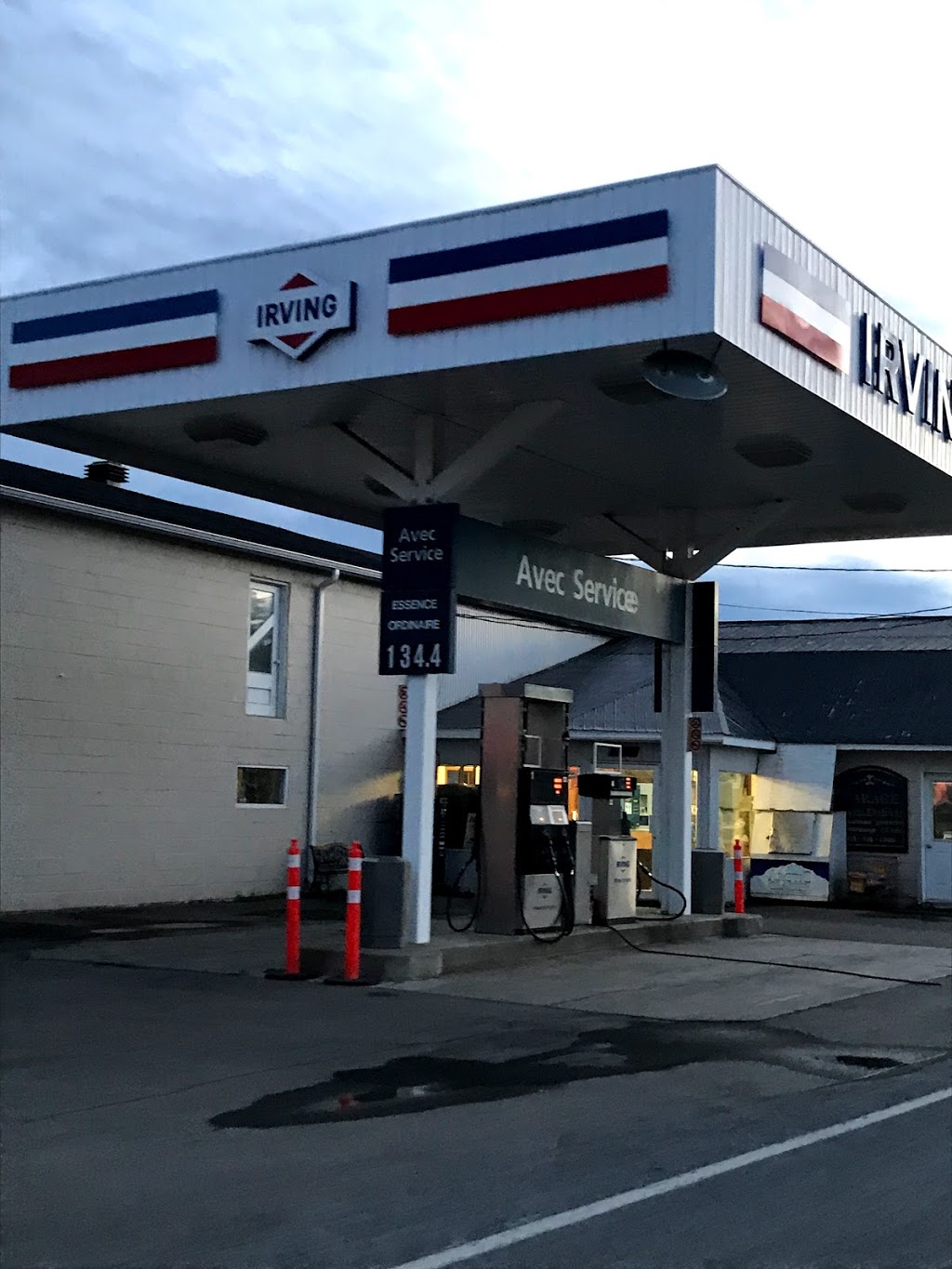 Irving Oil | 1233 Chemin des Coudriers, Saint-Bernard-sur-Mer, QC G0A 3J0, Canada | Phone: (418) 438-2408