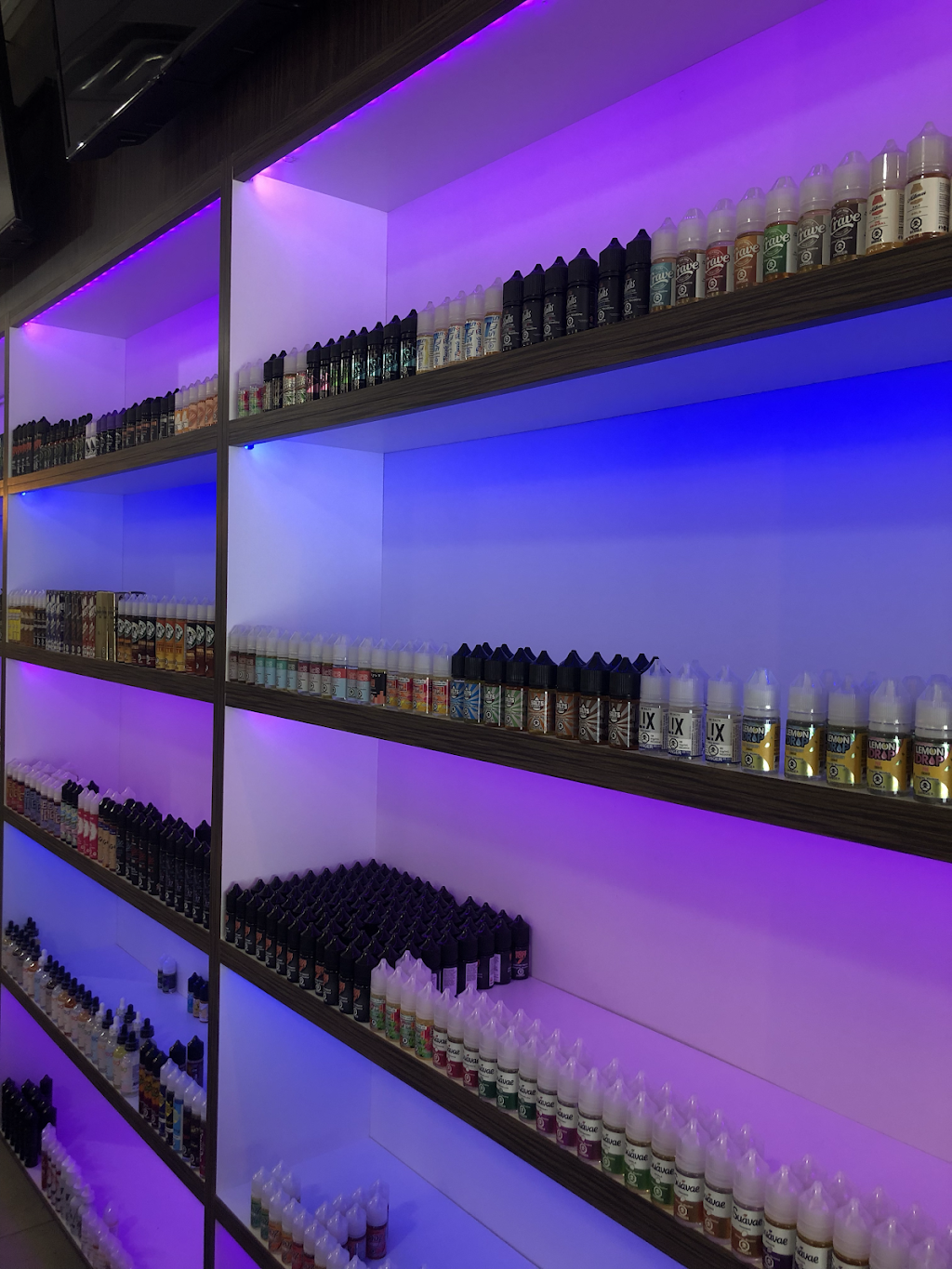 Summit Vape Co. | 355 Erb St W #3B, Waterloo, ON N2L 1W4, Canada | Phone: (226) 476-6594