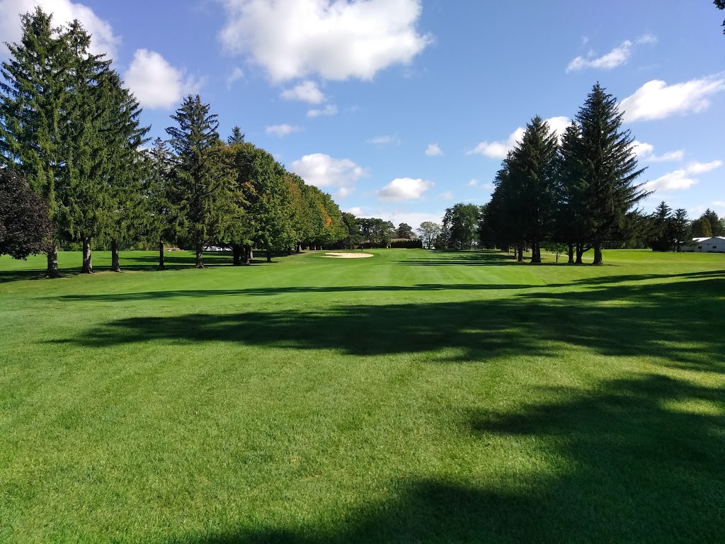 Maple City Country Club | 10845 River Line, Chatham, ON N7M 5J4, Canada | Phone: (519) 354-0289