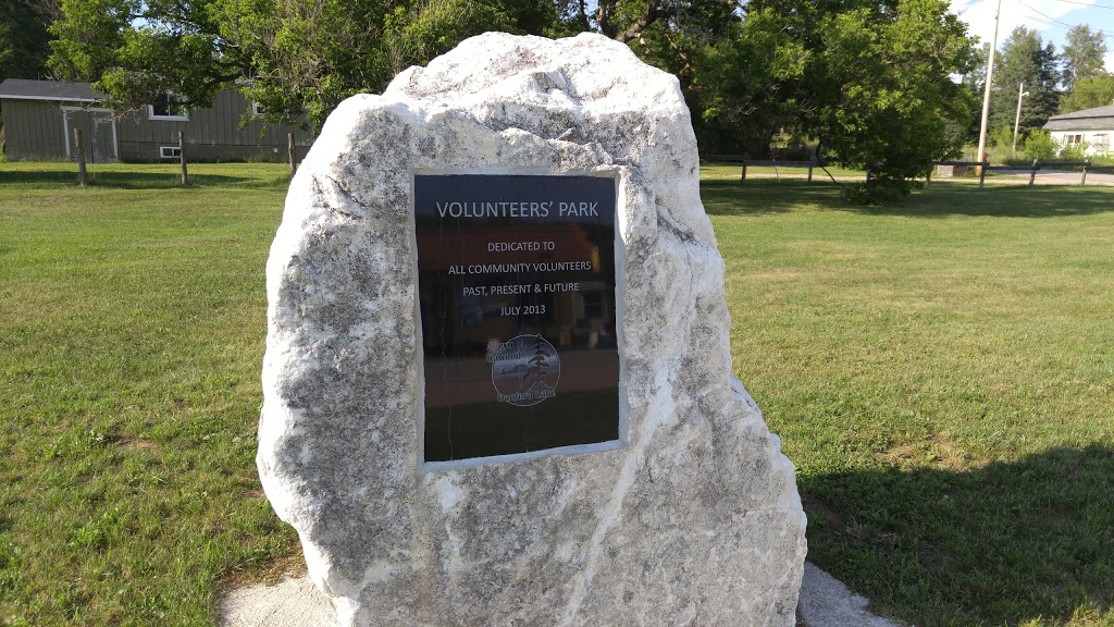 Volunteers Park Memorial | 51 QC-301, Danford Lake, QC J0X 1P0, Canada