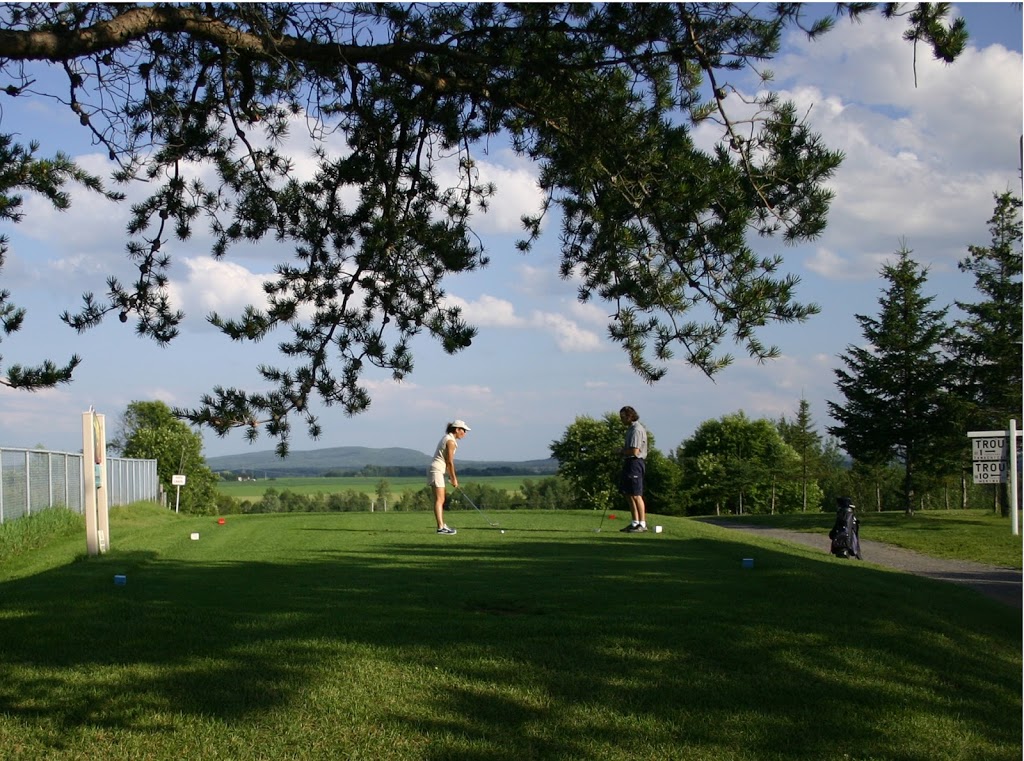 Club De Golf Le St-Remi | 660 Chemin St Charles, Lac-aux-Sables, QC G0X 1M0, Canada | Phone: (418) 289-2644