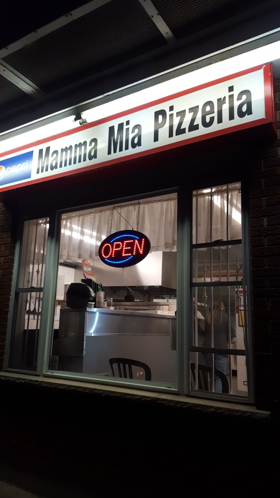 Mamma Mia pizza | 734 Front Rd, Kingston, ON K7M 4L5, Canada | Phone: (613) 389-8777