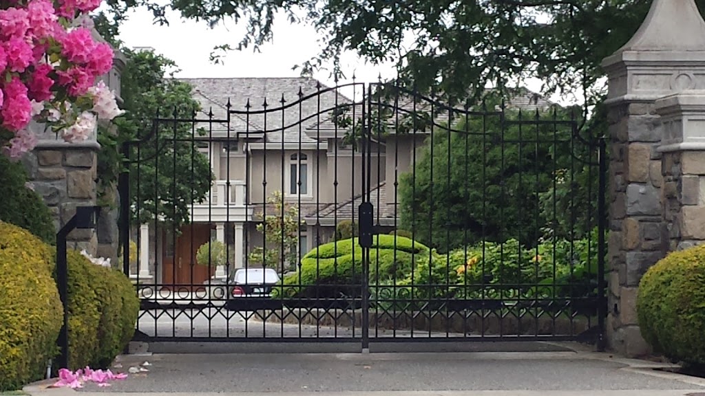 Victoria Custom Gates | 36 Cooper Rd. #6E, Victoria, BC V9A 4K2, Canada | Phone: (778) 401-3588