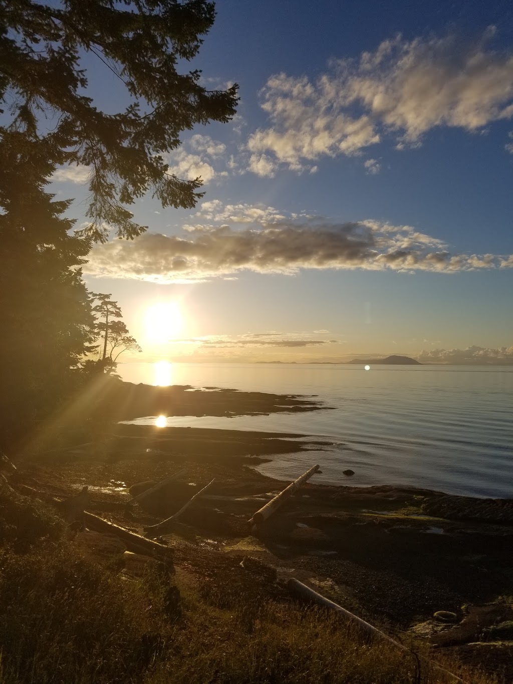 Sunset Beach B&B | 715 Berry Point Rd, Gabriola, BC V0R 1X1, Canada | Phone: (250) 247-2038