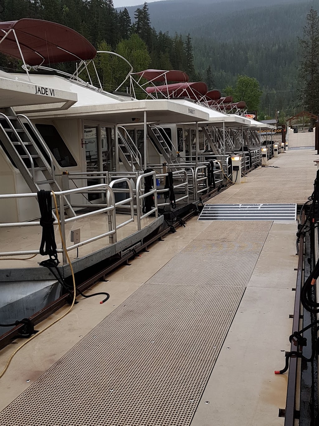 Waterway Houseboat Vacations | 1 Mervyn Rd, Sicamous, BC V0E 2V0, Canada | Phone: (877) 928-3792