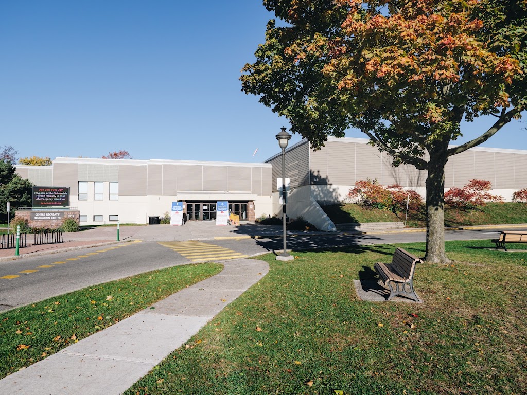 Beaconsfield Recreation Centre | 1974 City Ln, Beaconsfield, QC H9W 6B1, Canada | Phone: (514) 428-4520